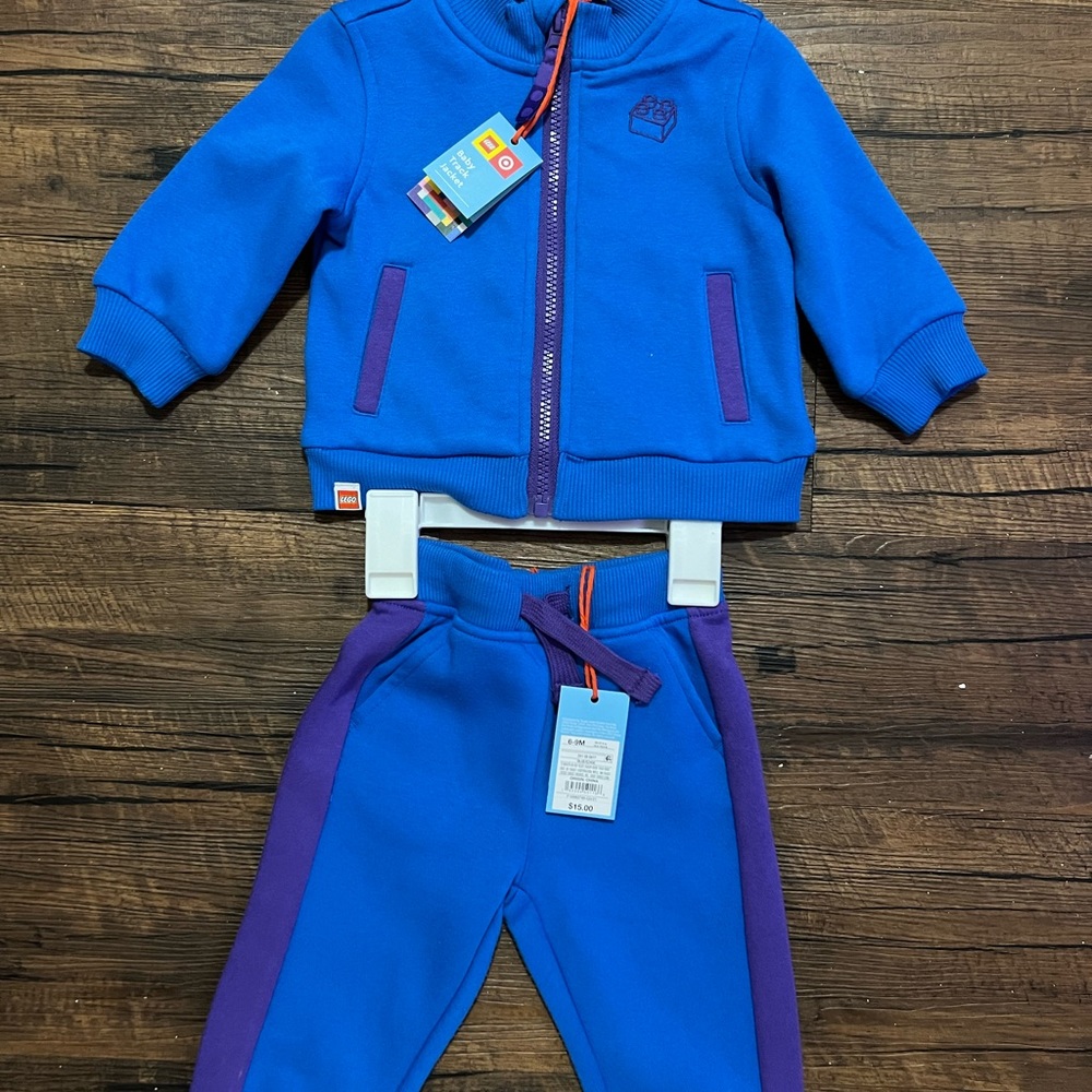 Sweat shirt/joggers pair